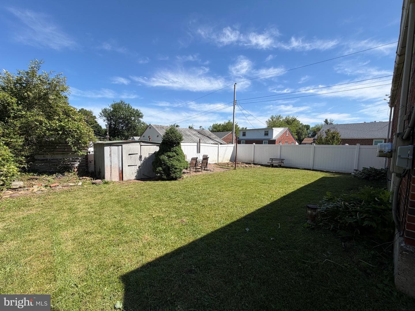 1110 Emerson Lane photo 2