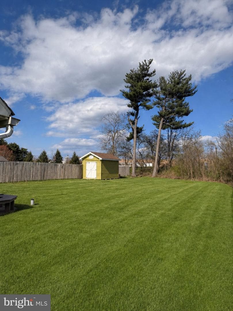 204 Kenwood S photo 12