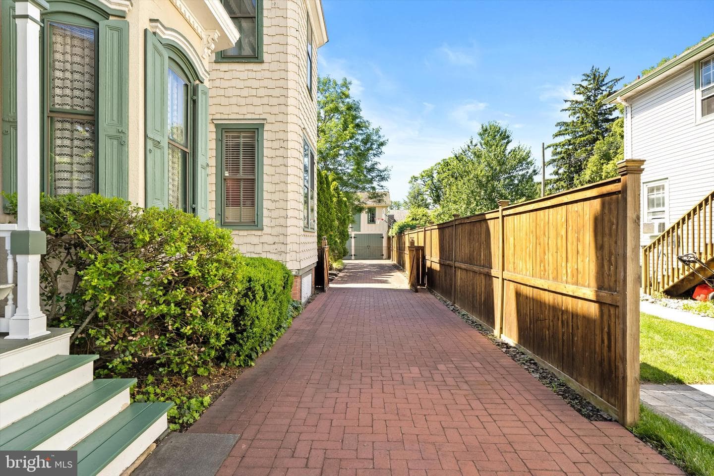 204 E Washington Avenue photo 3