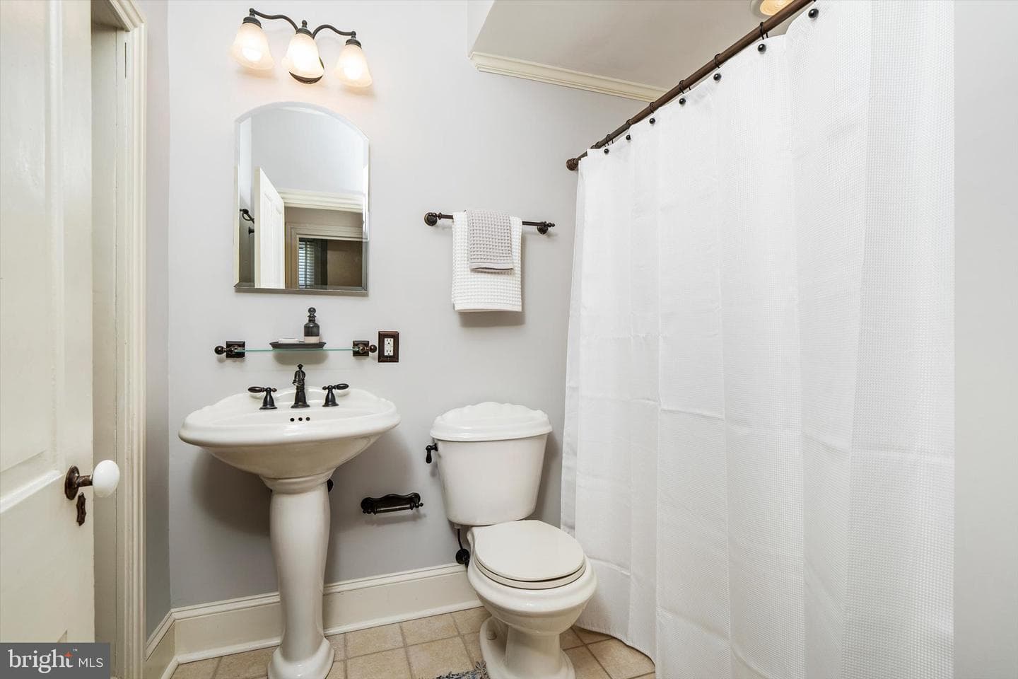 204 E Washington Avenue photo 34
