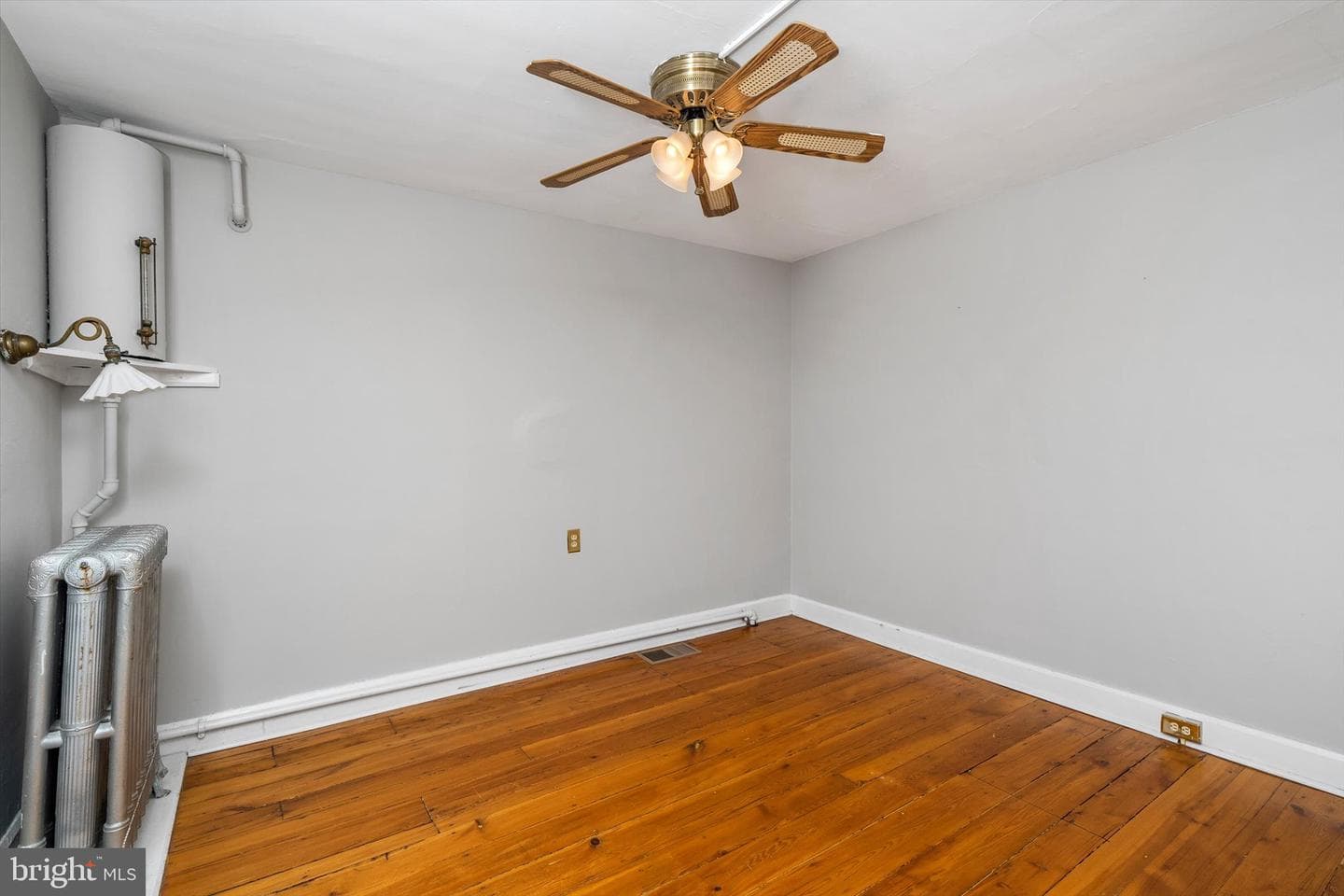 204 E Washington Avenue photo 38