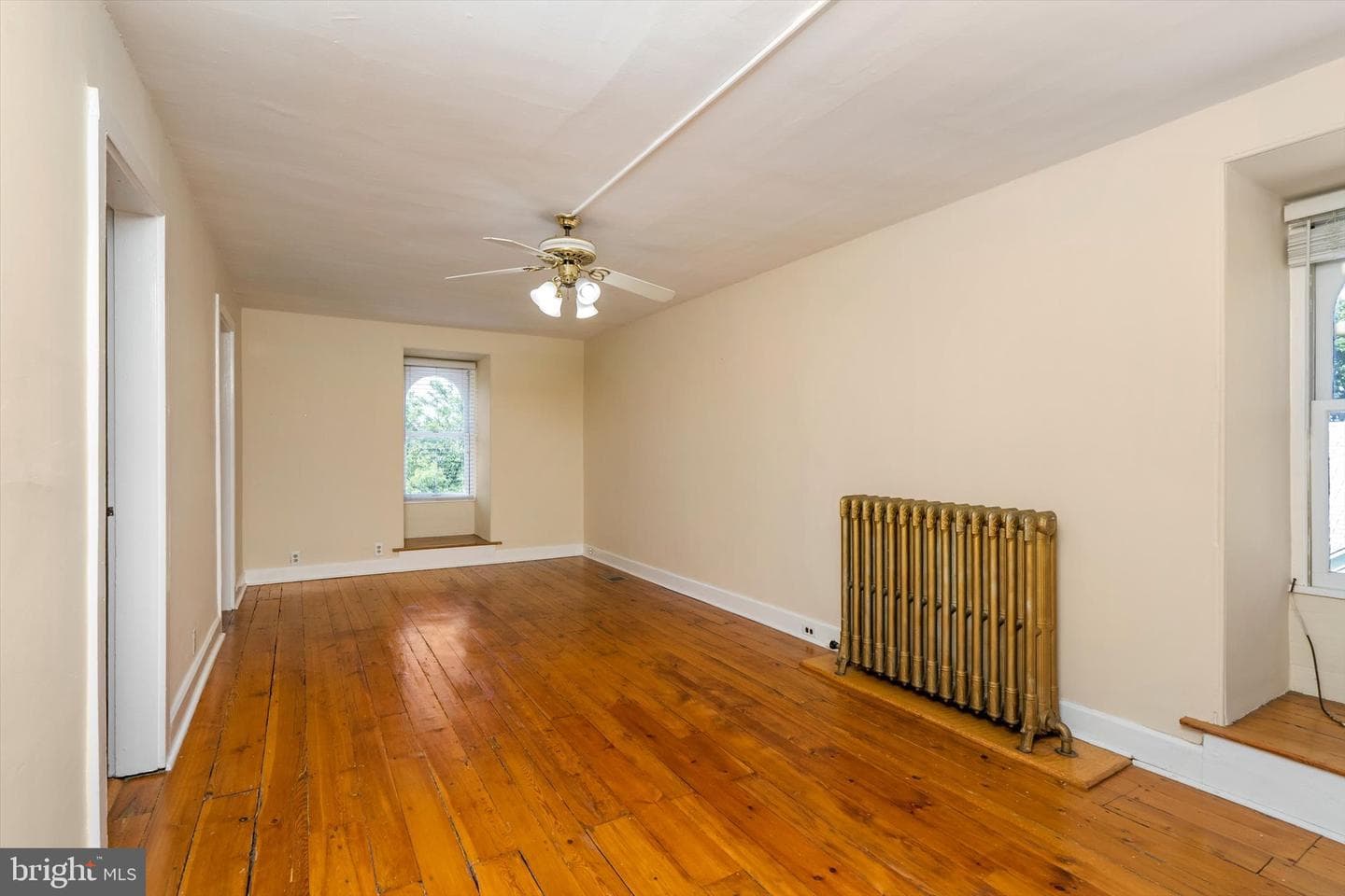 204 E Washington Avenue photo 40