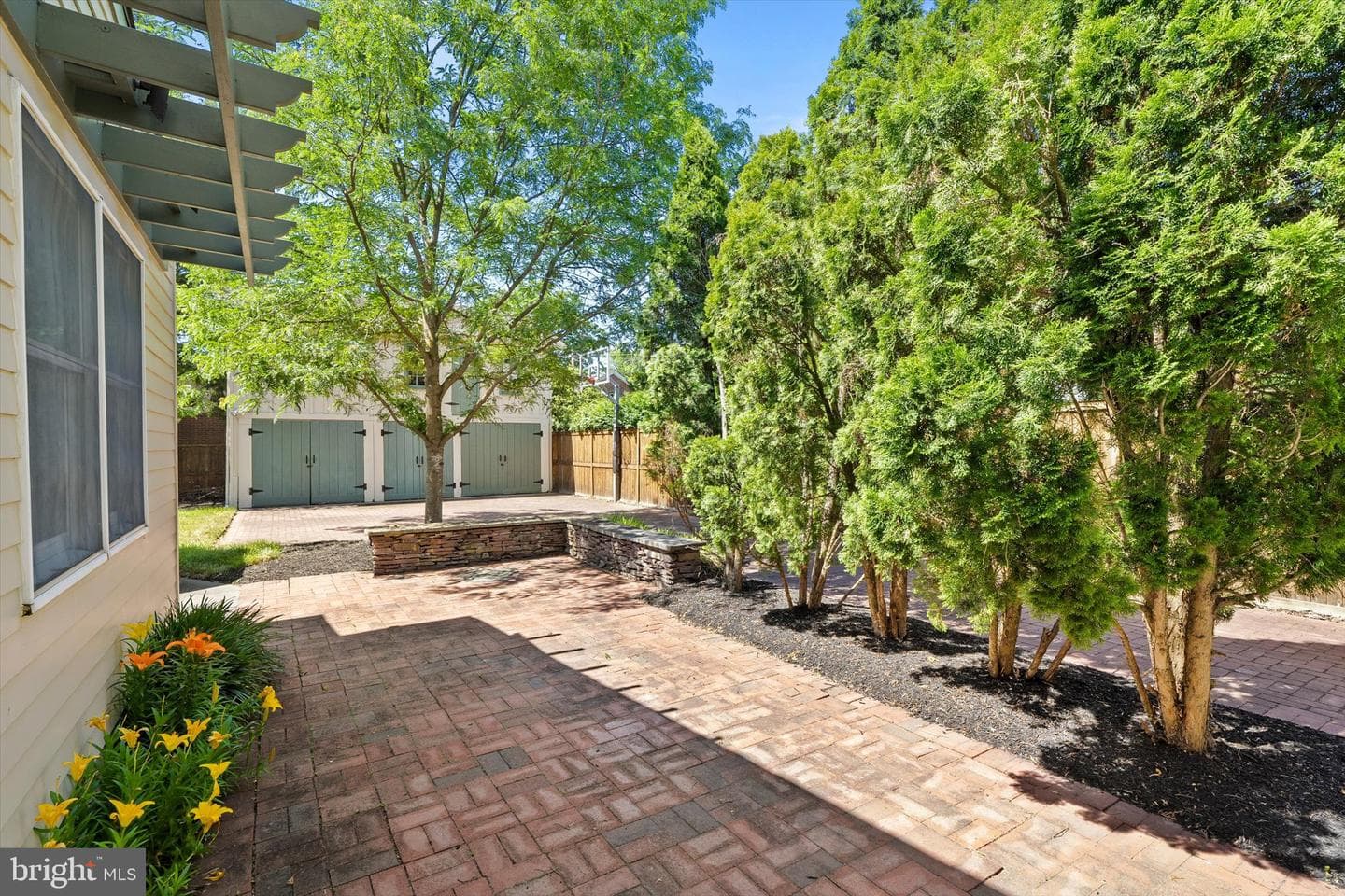 204 E Washington Avenue photo 43