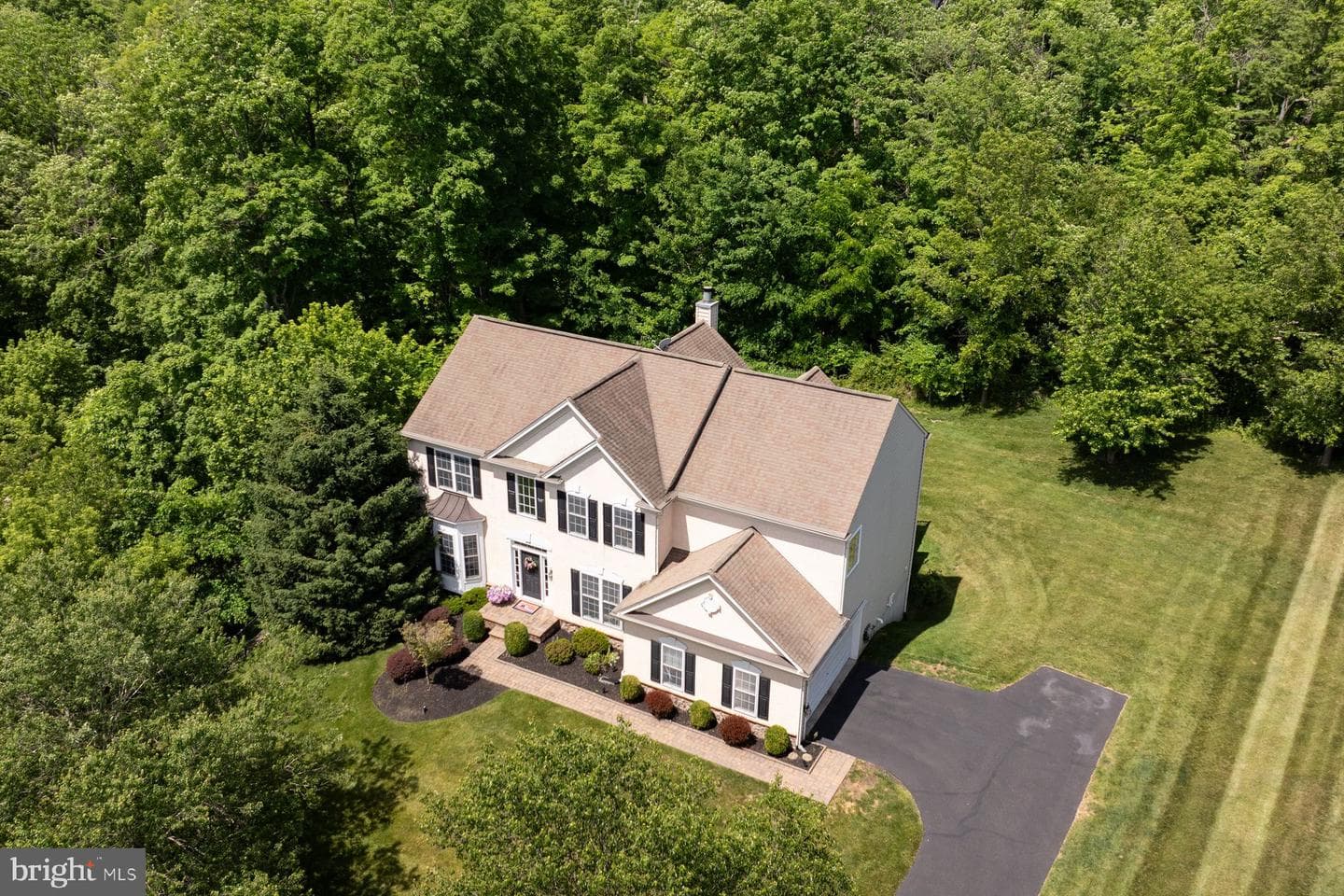 2818 Mountain Laurel Drive photo 2