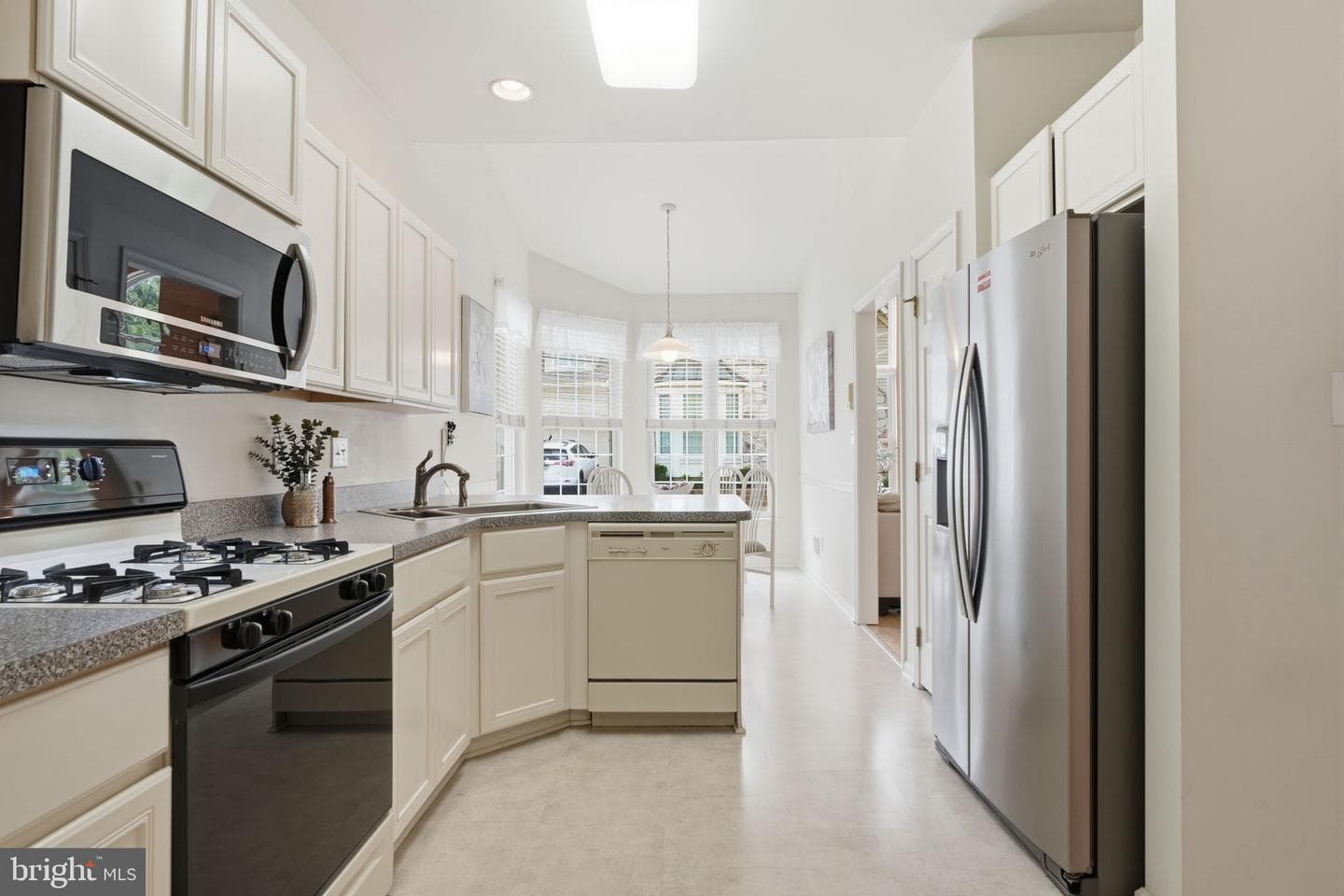 709 Daylily Drive photo 9