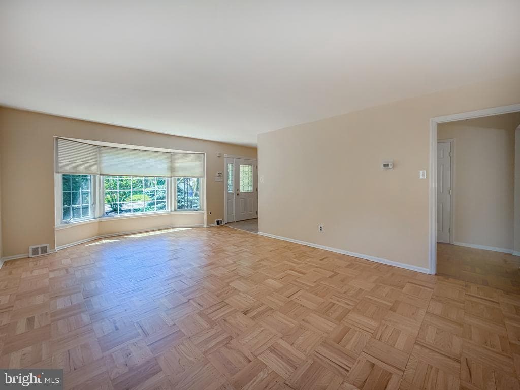 16 Upton Lane photo 13