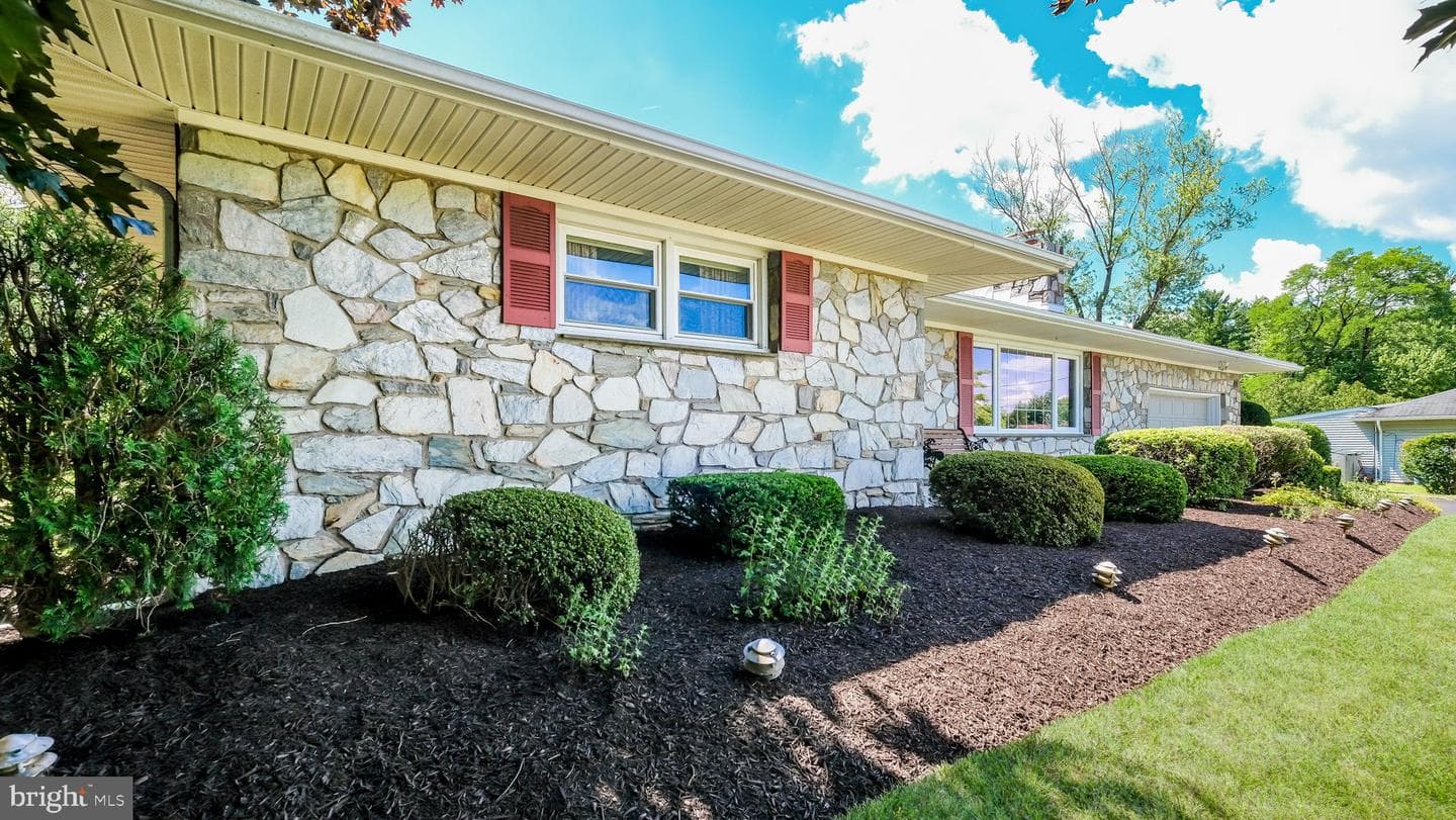 1727 Rickert Road photo 4