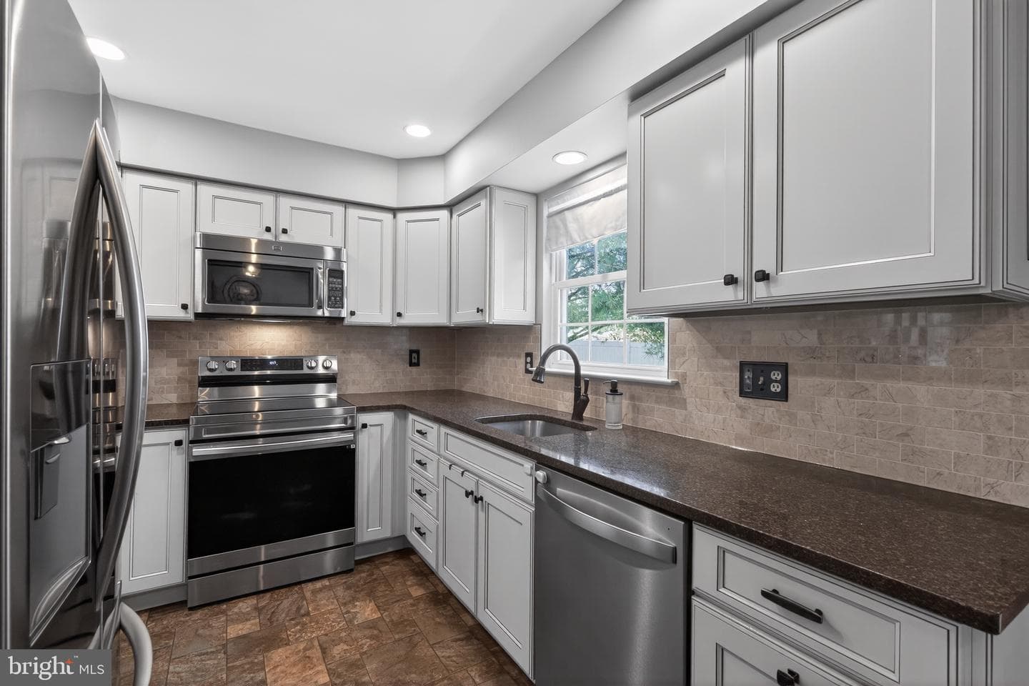 536 Whitford Circle photo 14