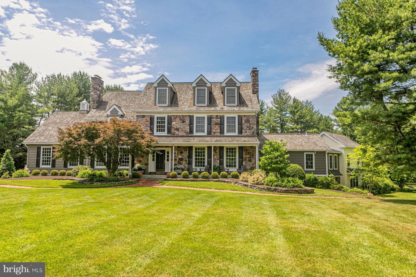 12 Crestwood Circle photo 4