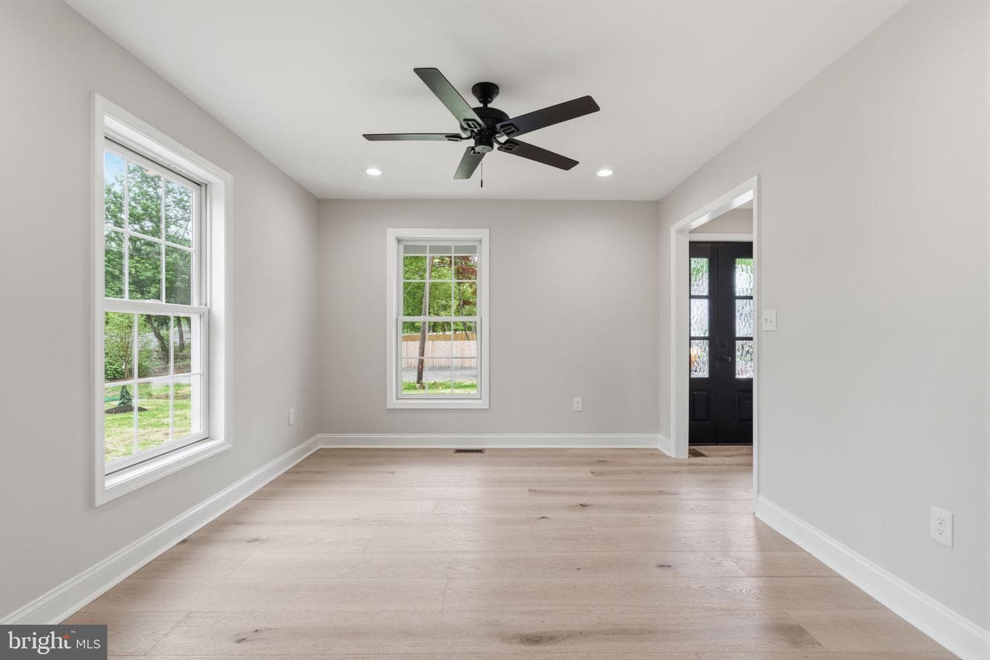 151 E Highland Avenue photo 5