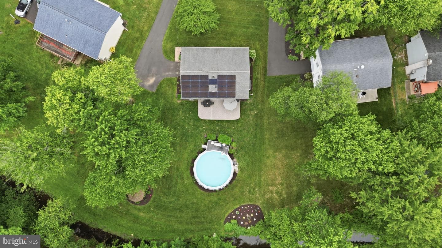 688 Fairfield Drive photo 42