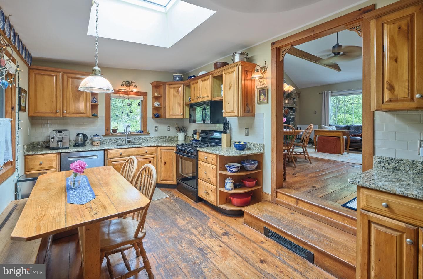 1490 River Road photo 13