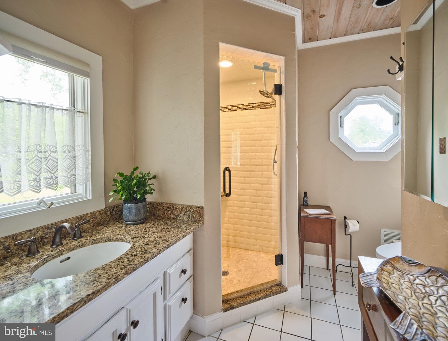 1490 River Road photo 19