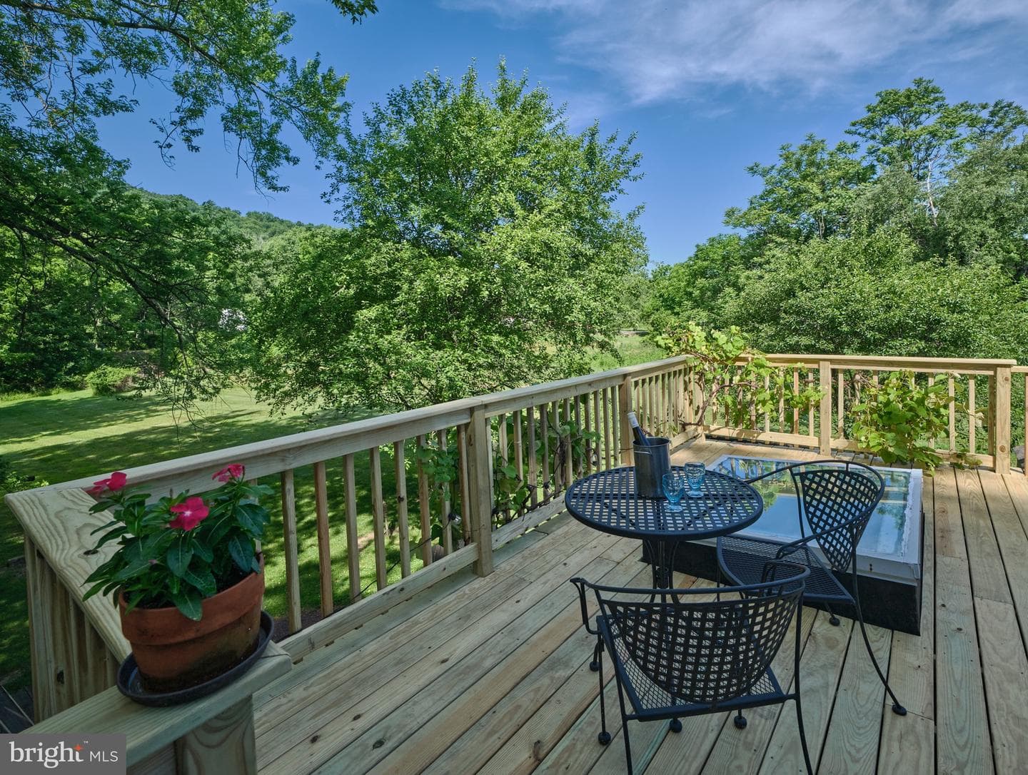 1490 River Road photo 9