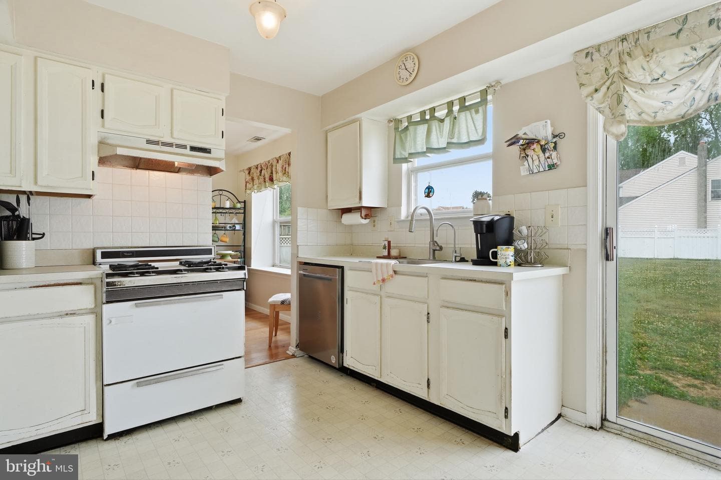 2028 Chatham Drive photo 9