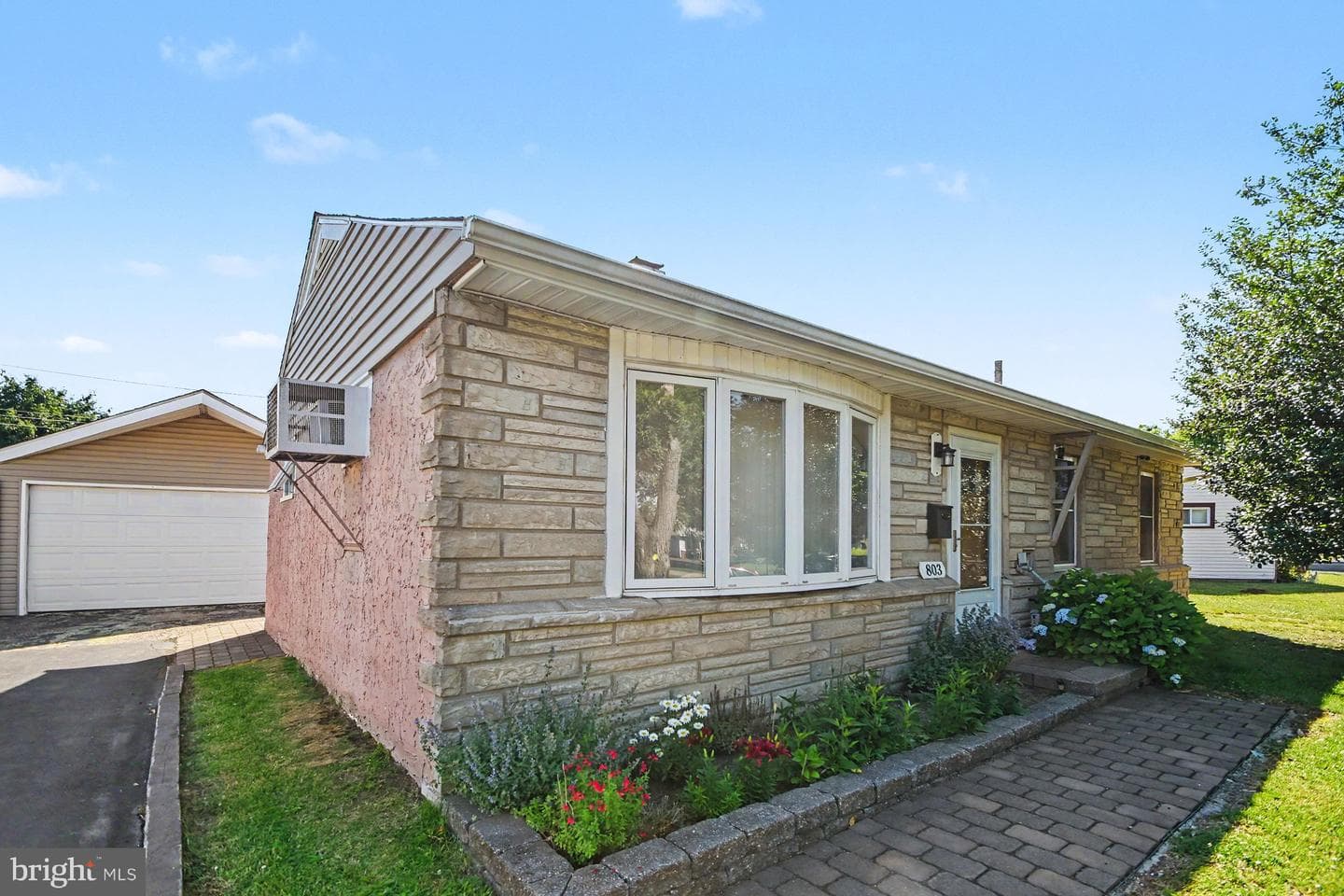 803 Hilary Avenue photo 3