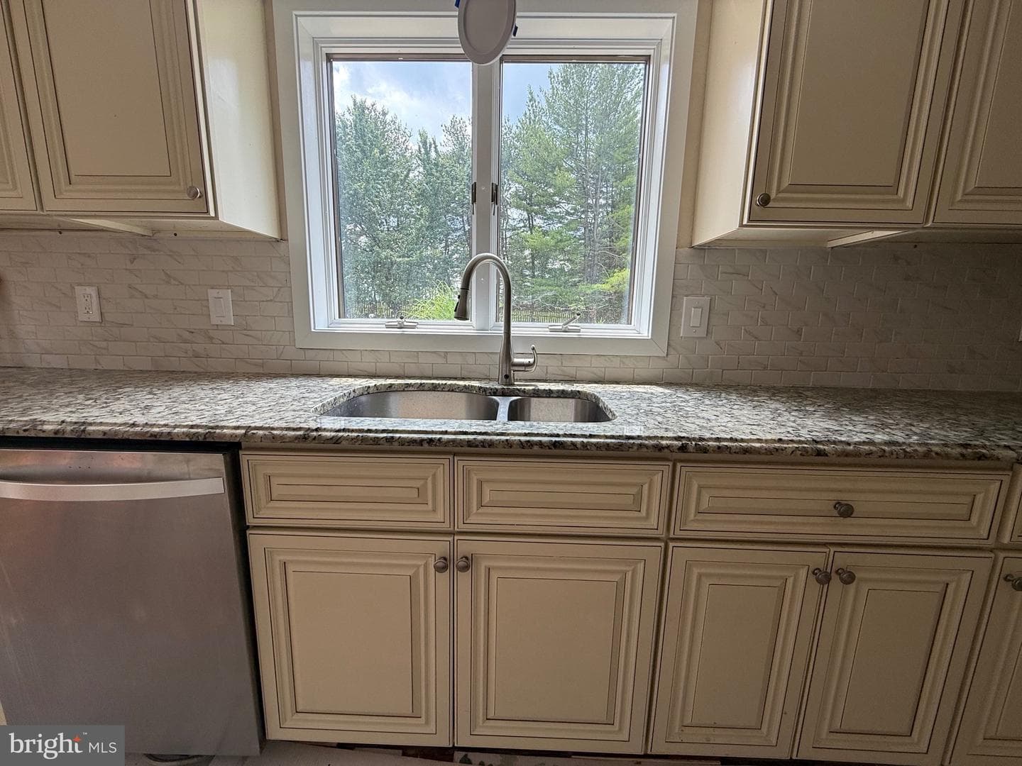 112 Bobbie Drive photo 6