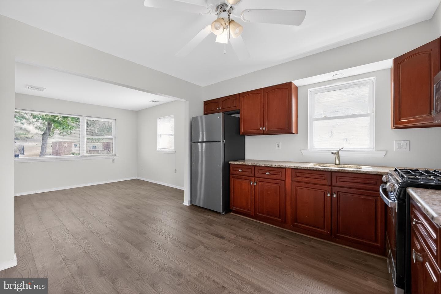 4627 Gary Drive photo 8