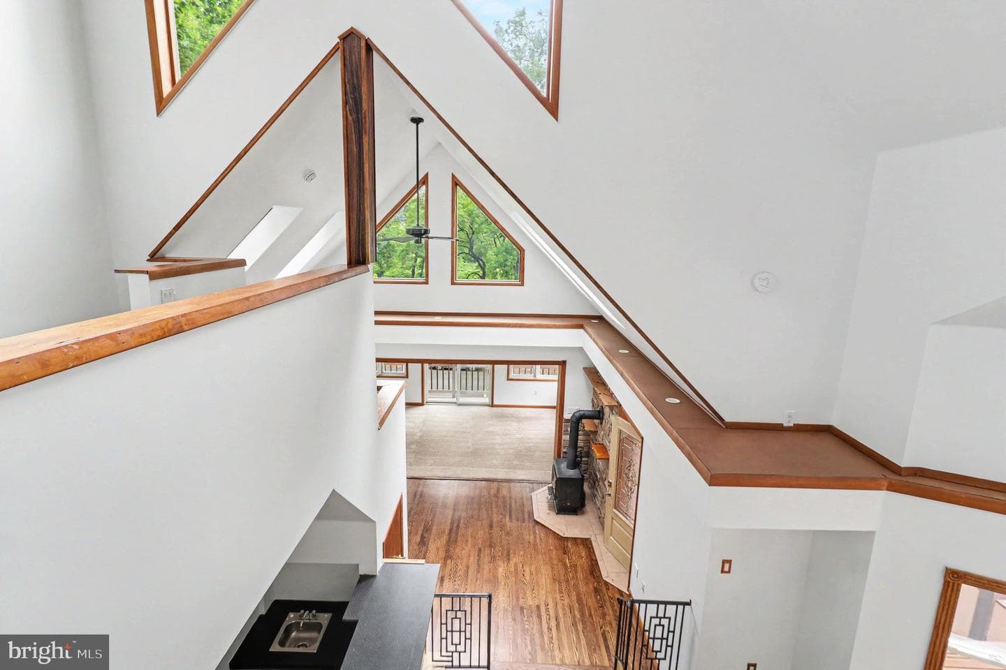 4667 N River Drive photo 16