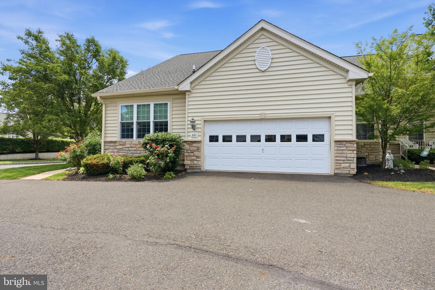 301 Eaton Court #20 photo 8