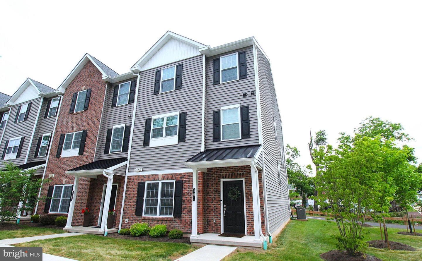401 W Spruce