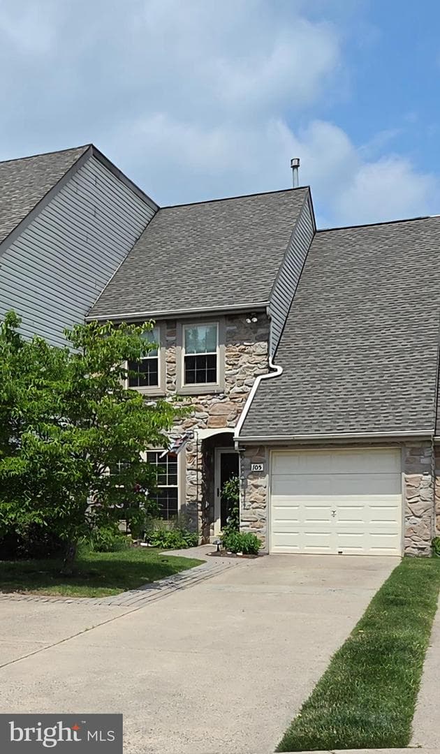 105 Larkspur Court photo 3