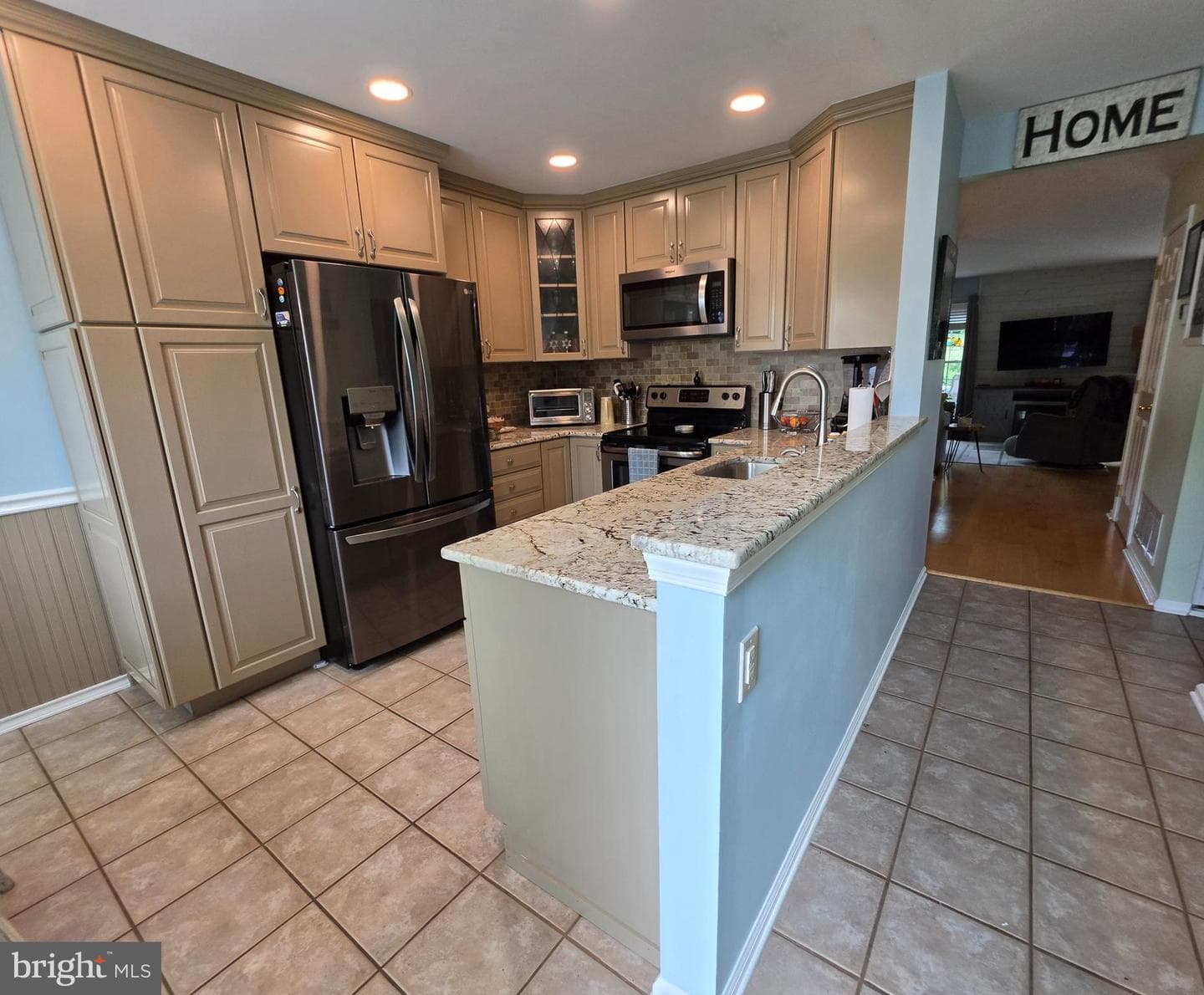 105 Larkspur Court photo 4