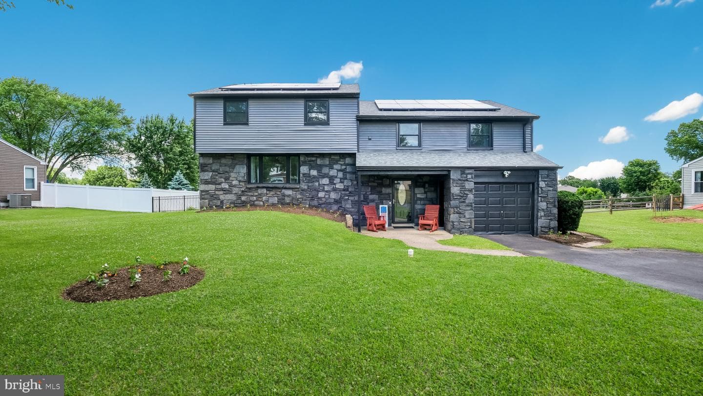 106 Cedarbrook Drive, Southampton