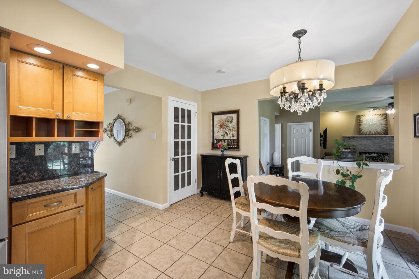 487 Cambridge Lane photo 11
