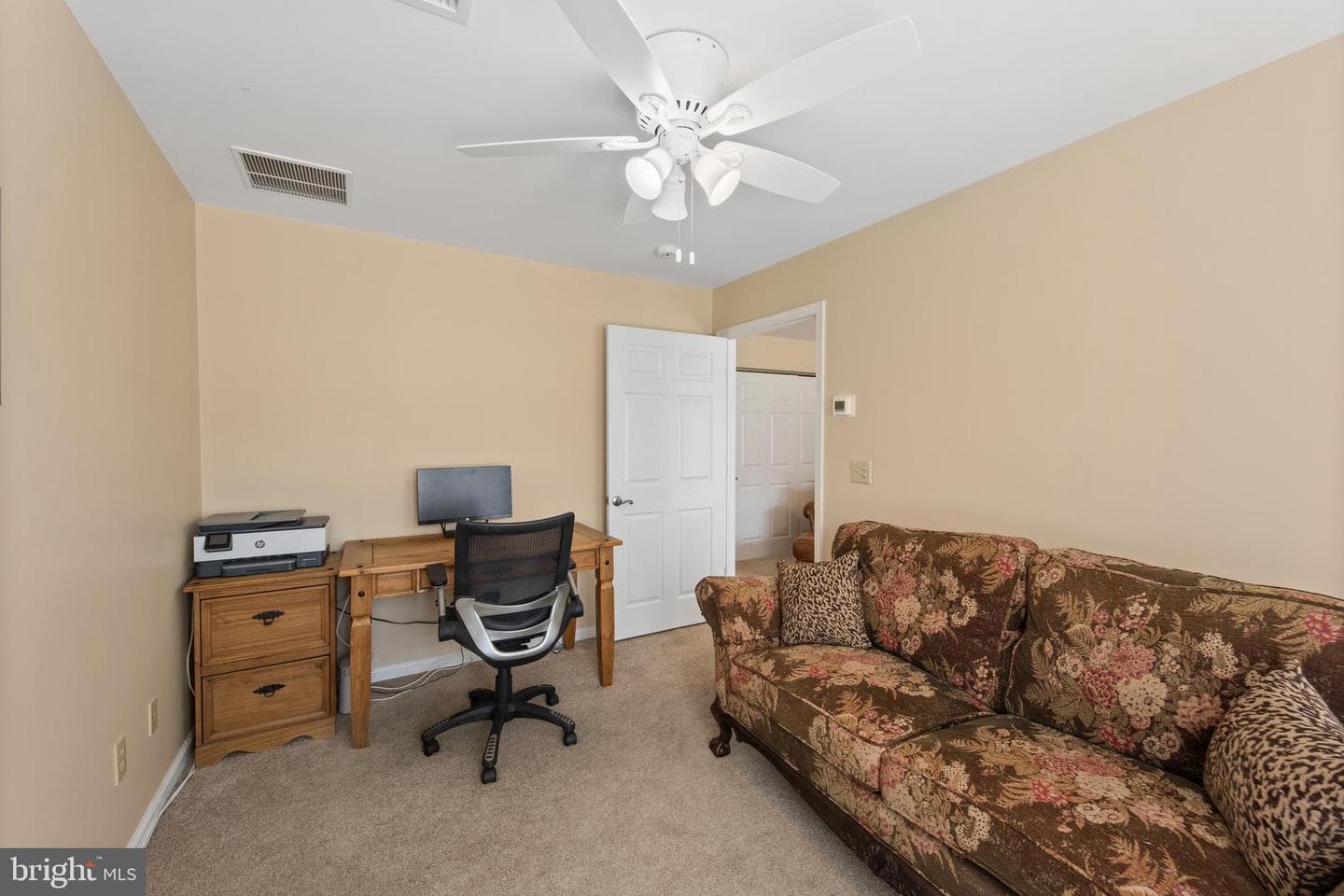 487 Cambridge Lane photo 17