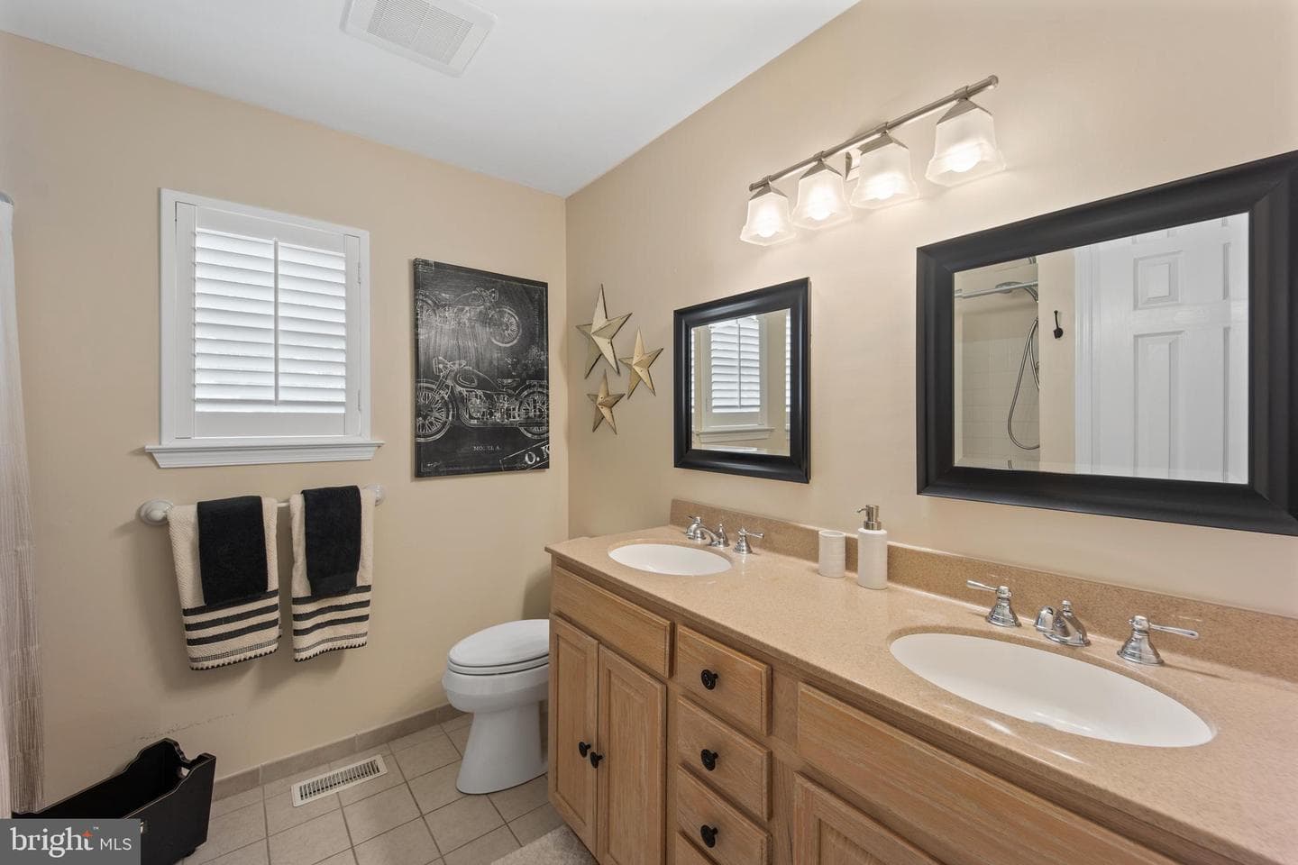 487 Cambridge Lane photo 24
