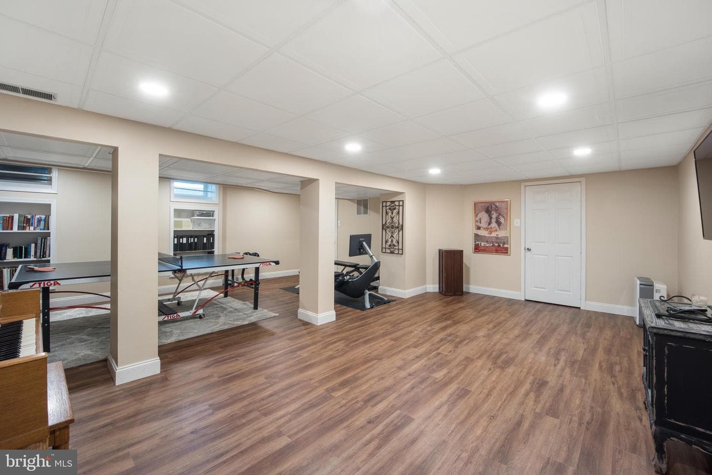 487 Cambridge Lane photo 35