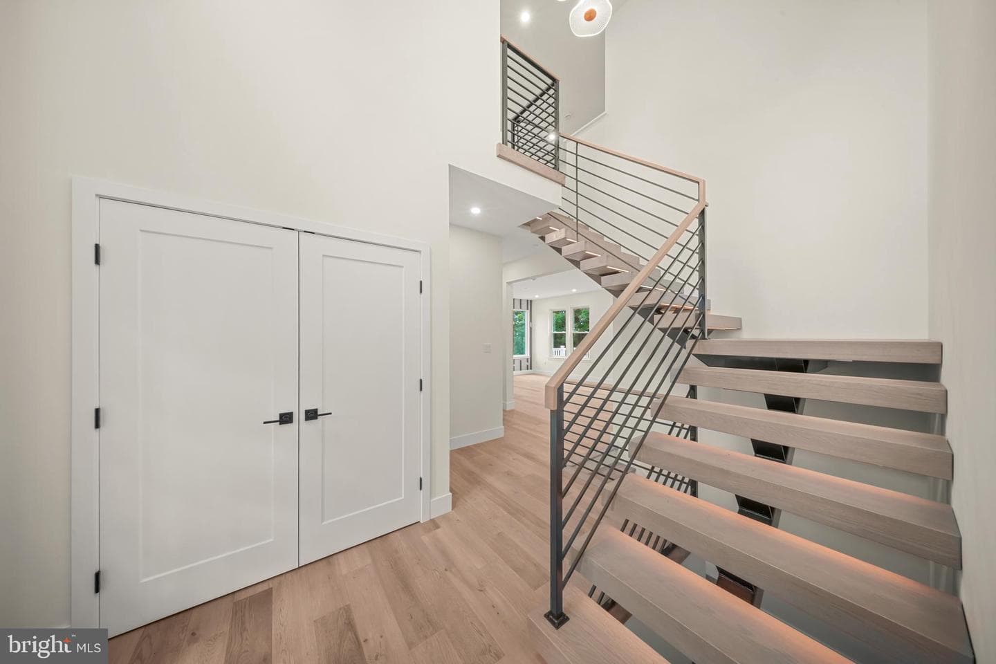 2947 Bridge Street photo 5