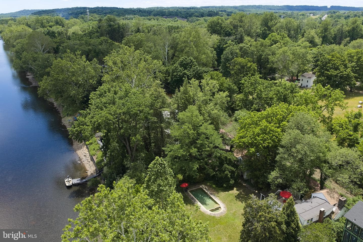 2462 N River Road photo 21