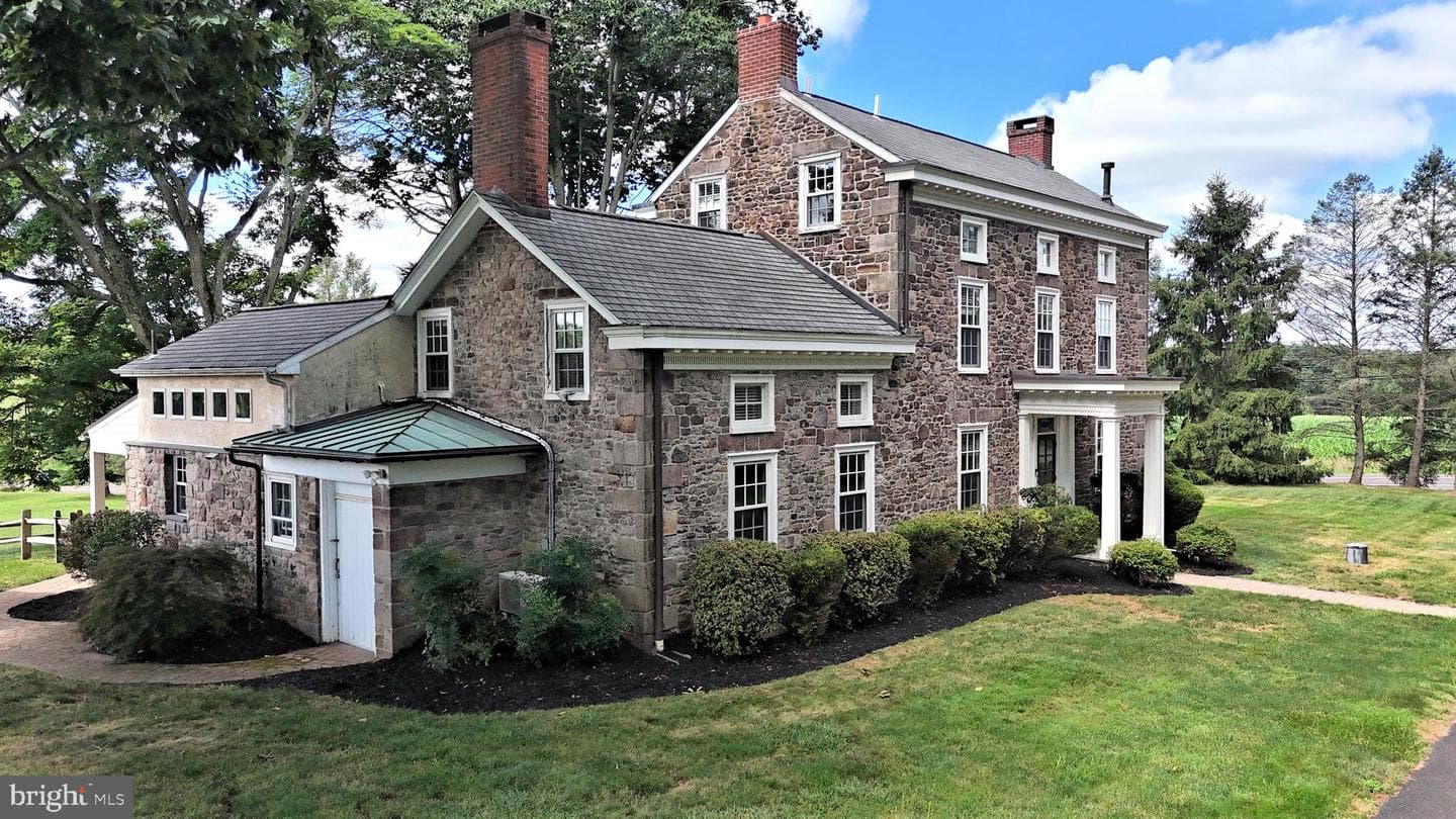 381 Holland Road, Holland