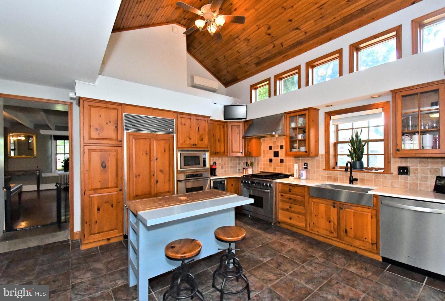 381 Holland Road photo 13