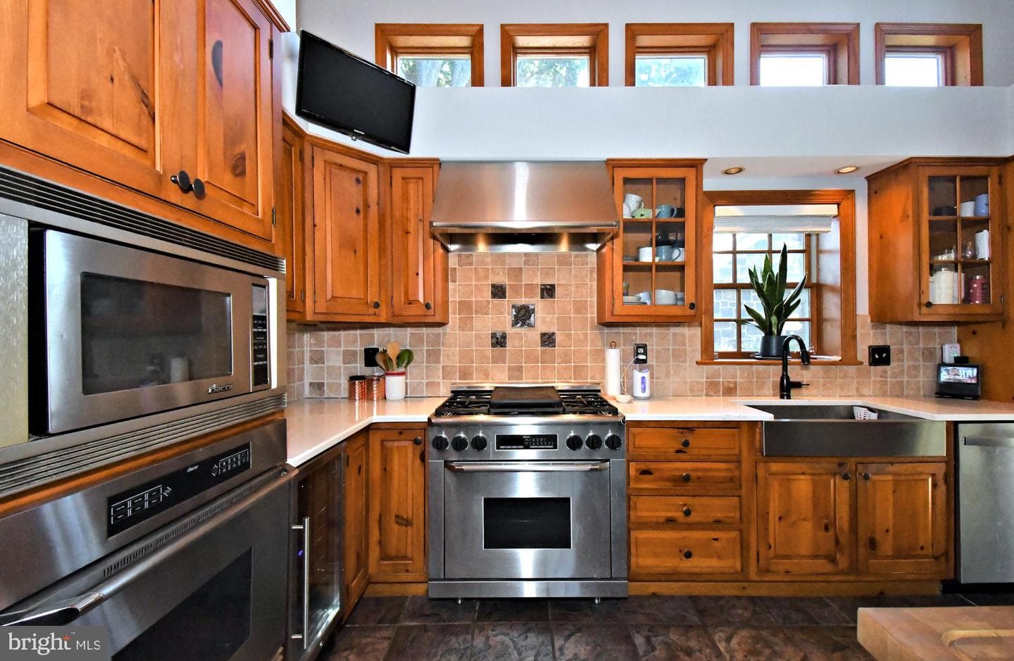 381 Holland Road photo 16