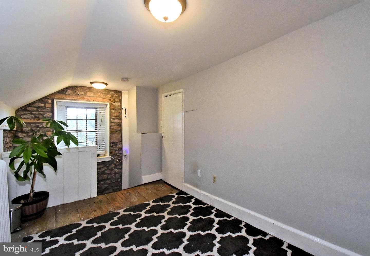381 Holland Road photo 27