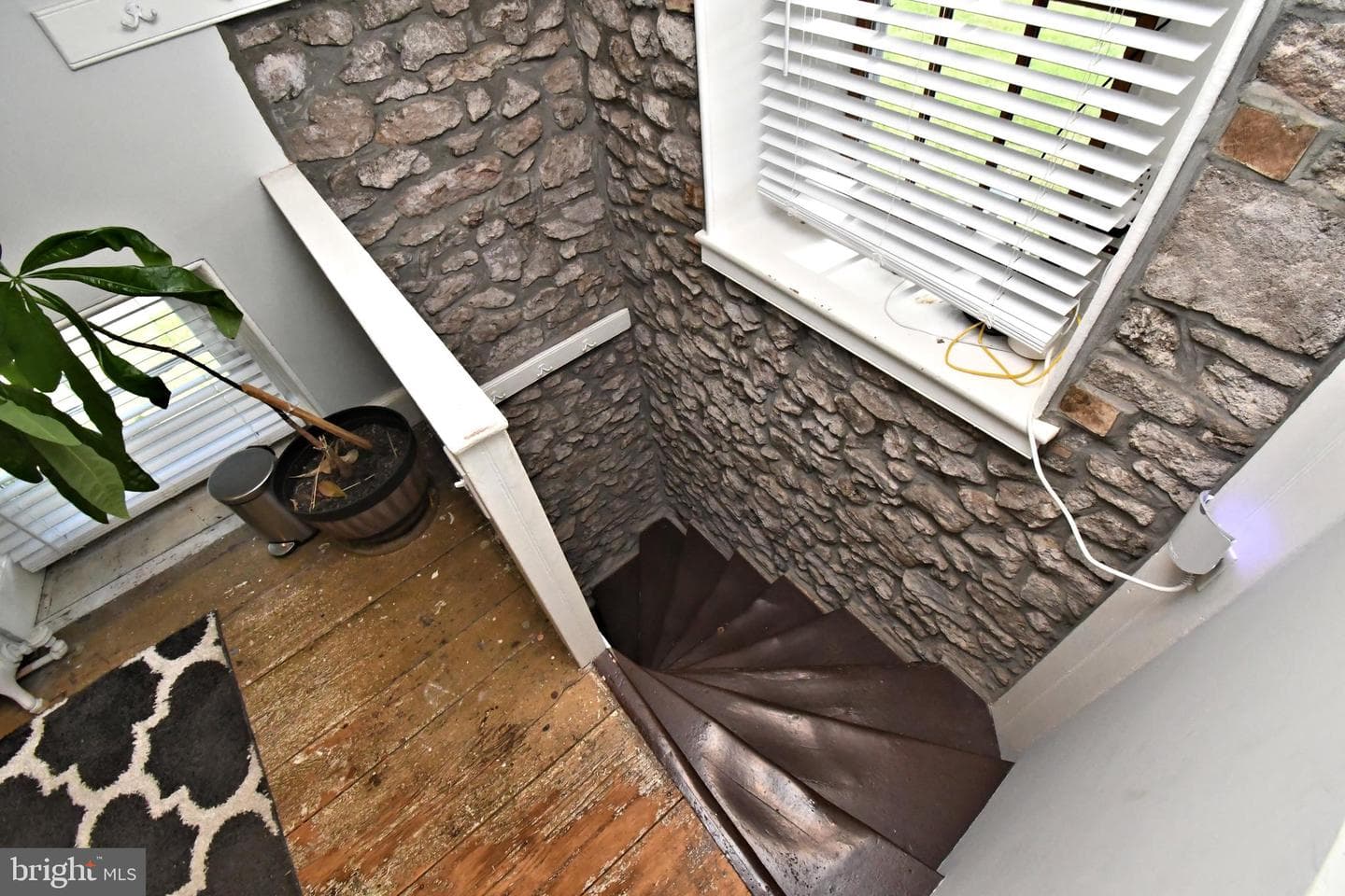 381 Holland Road photo 28