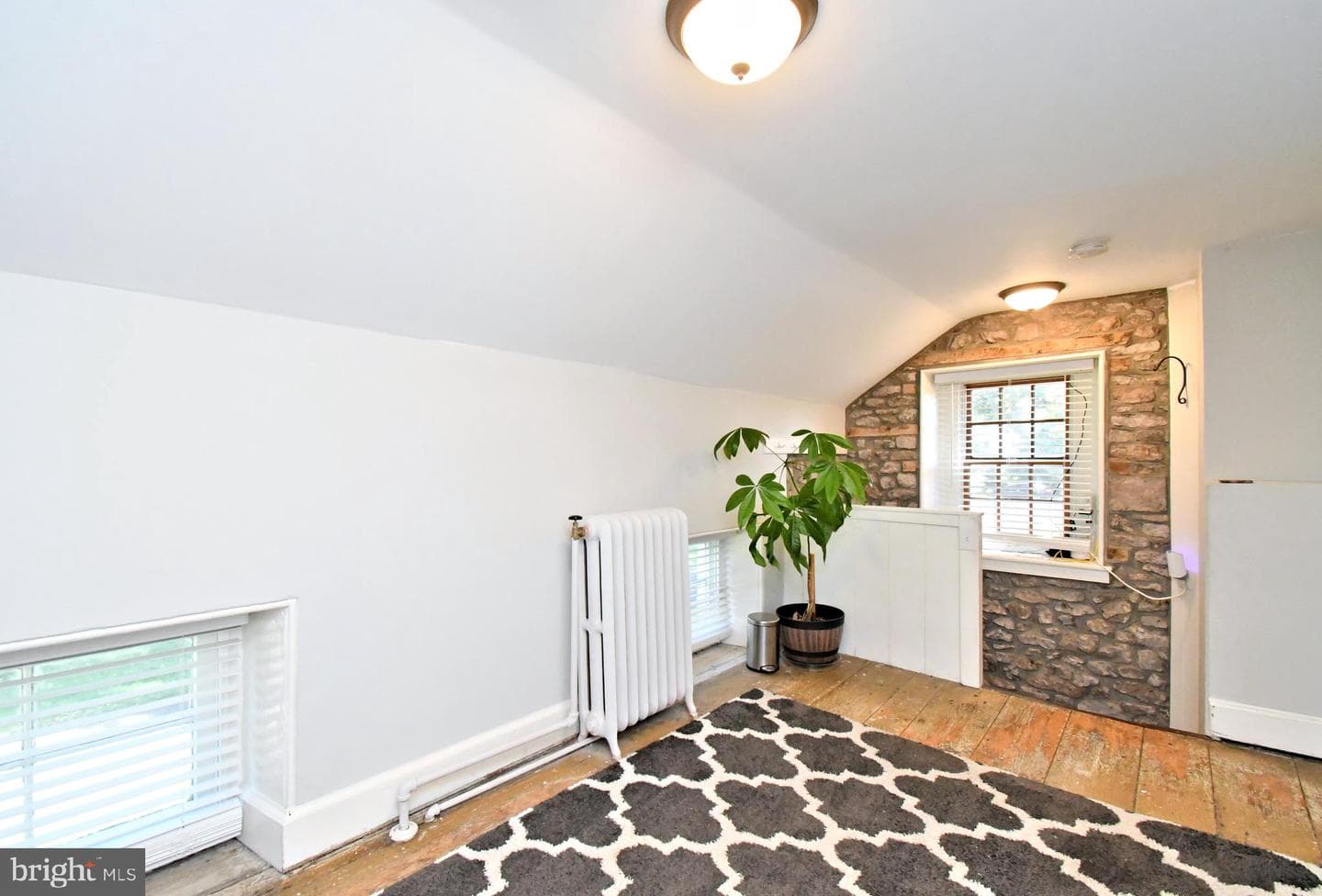 381 Holland Road photo 29