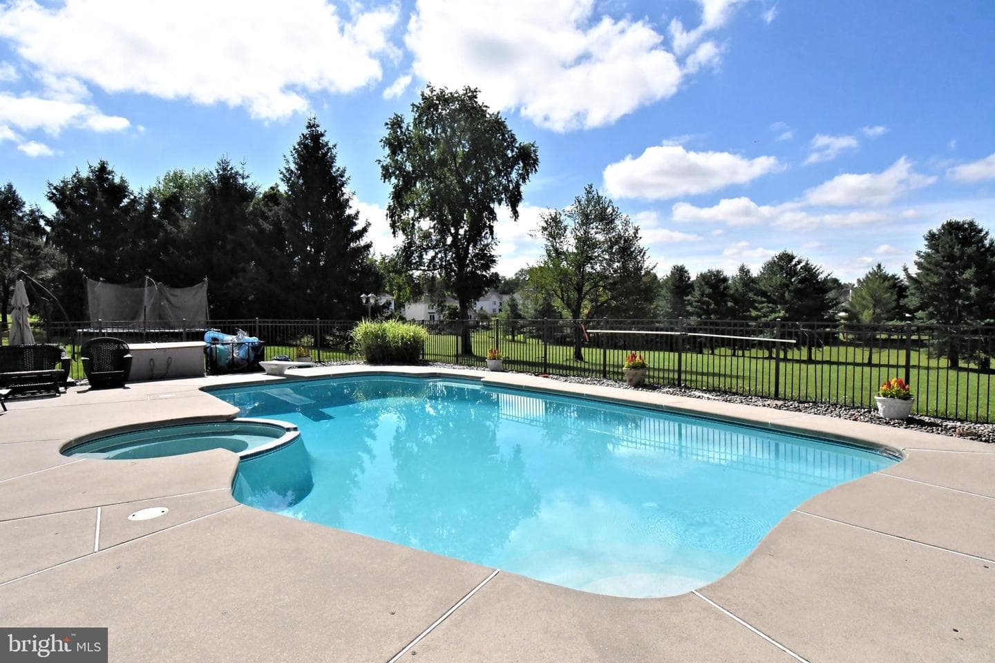 381 Holland Road photo 60