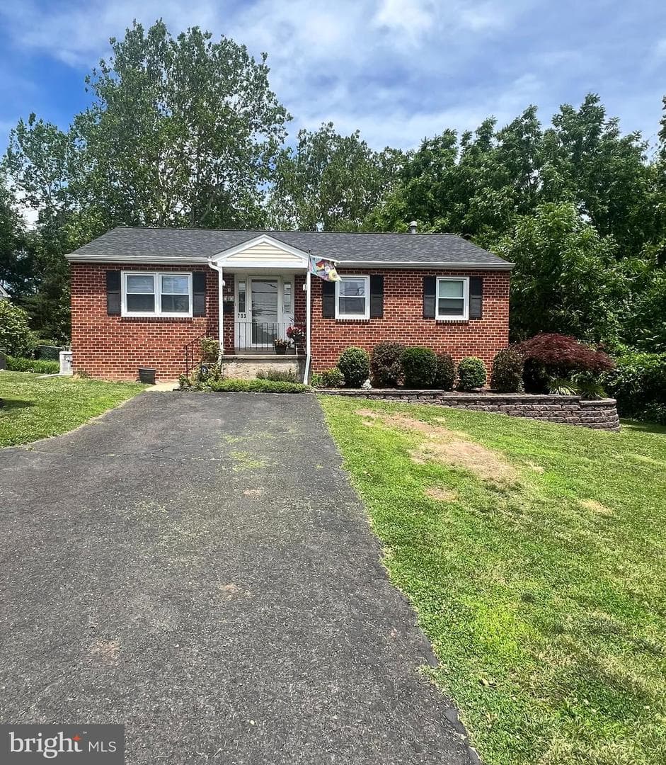 703 W County Line Road photo 1