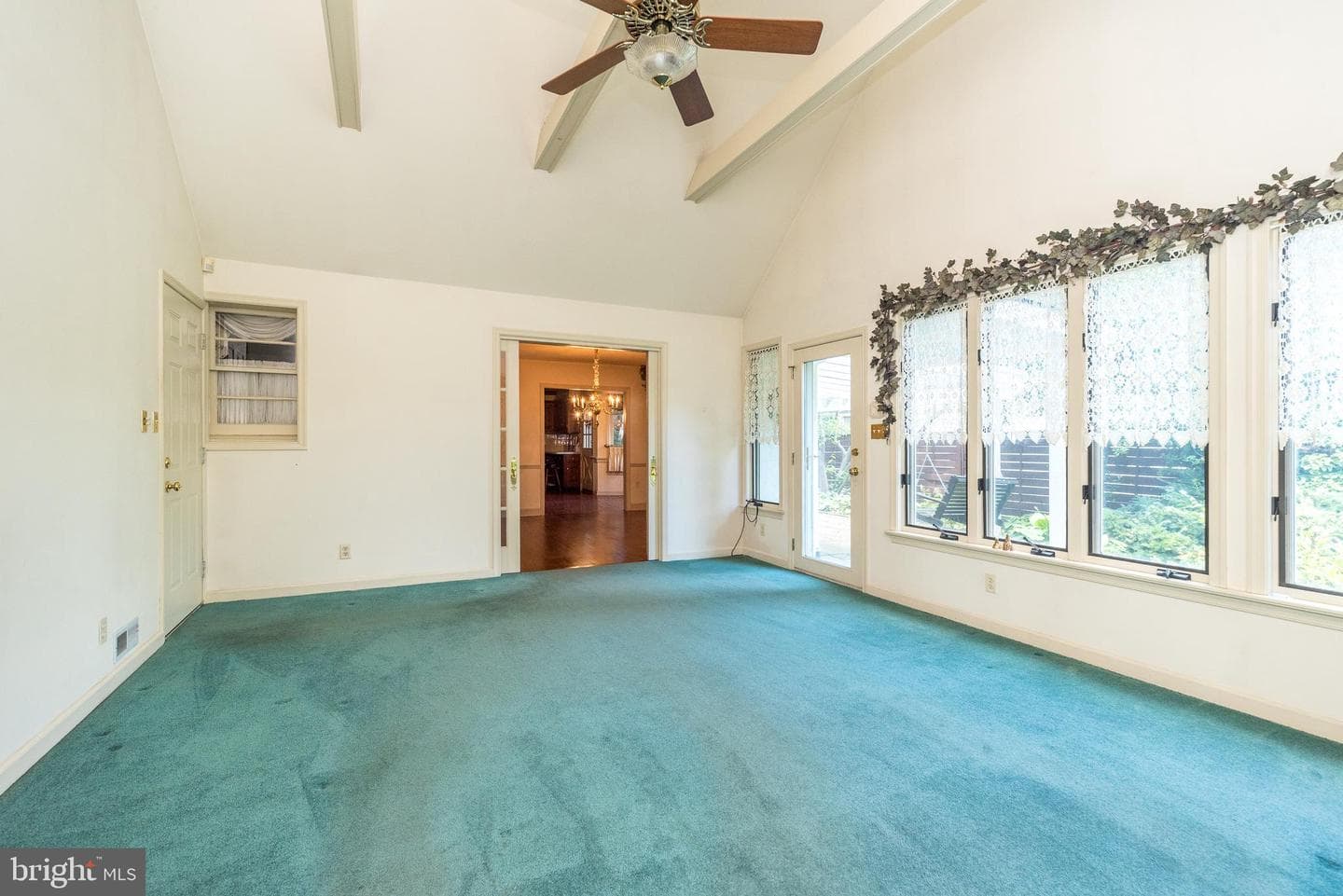 501 E Penn Street photo 13