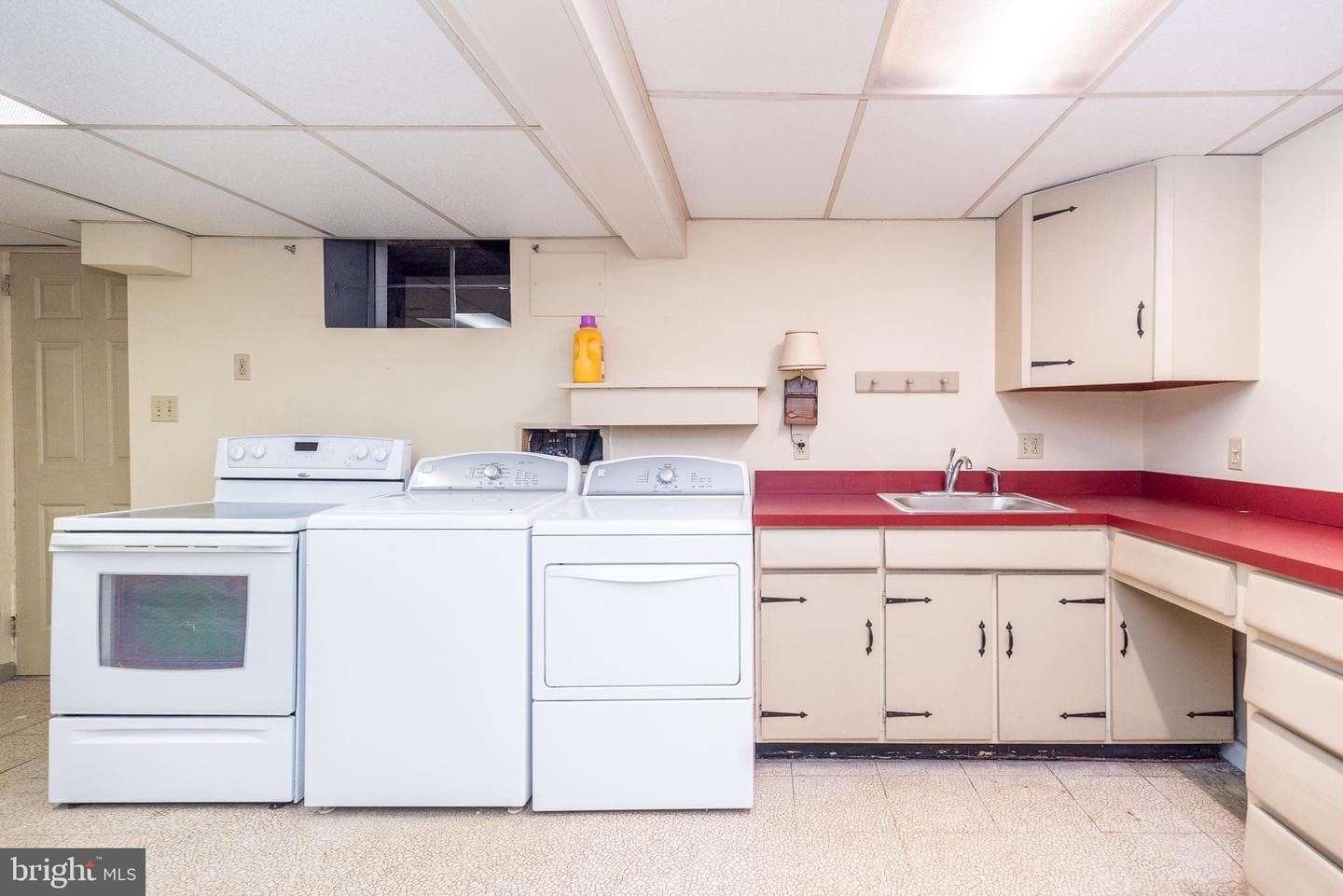 501 E Penn Street photo 43