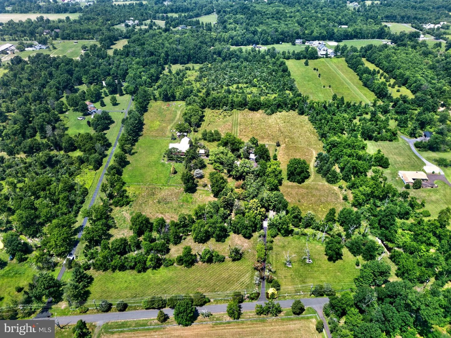 6693 Groveland Road photo 2