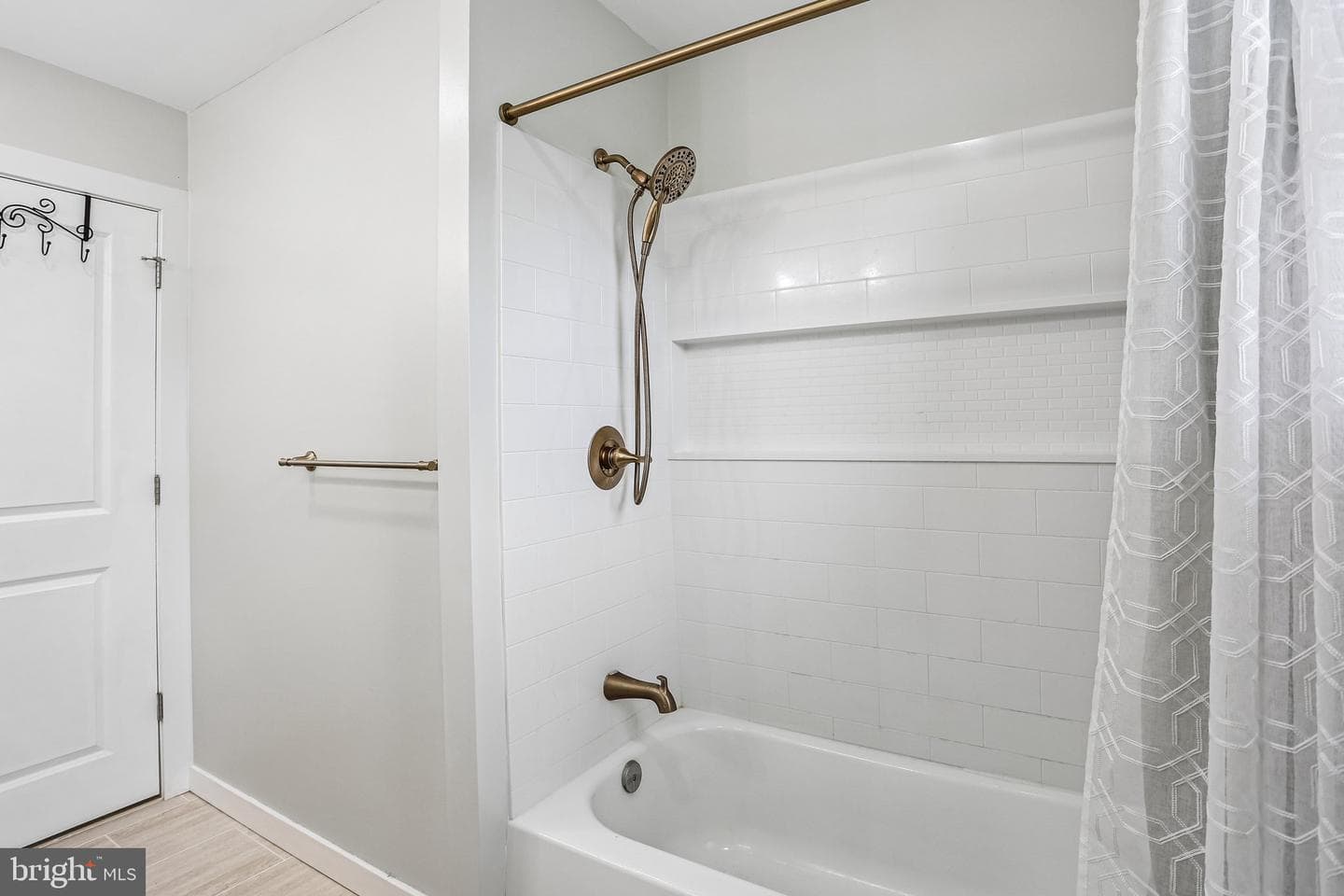 730 Fairbridge Drive photo 13
