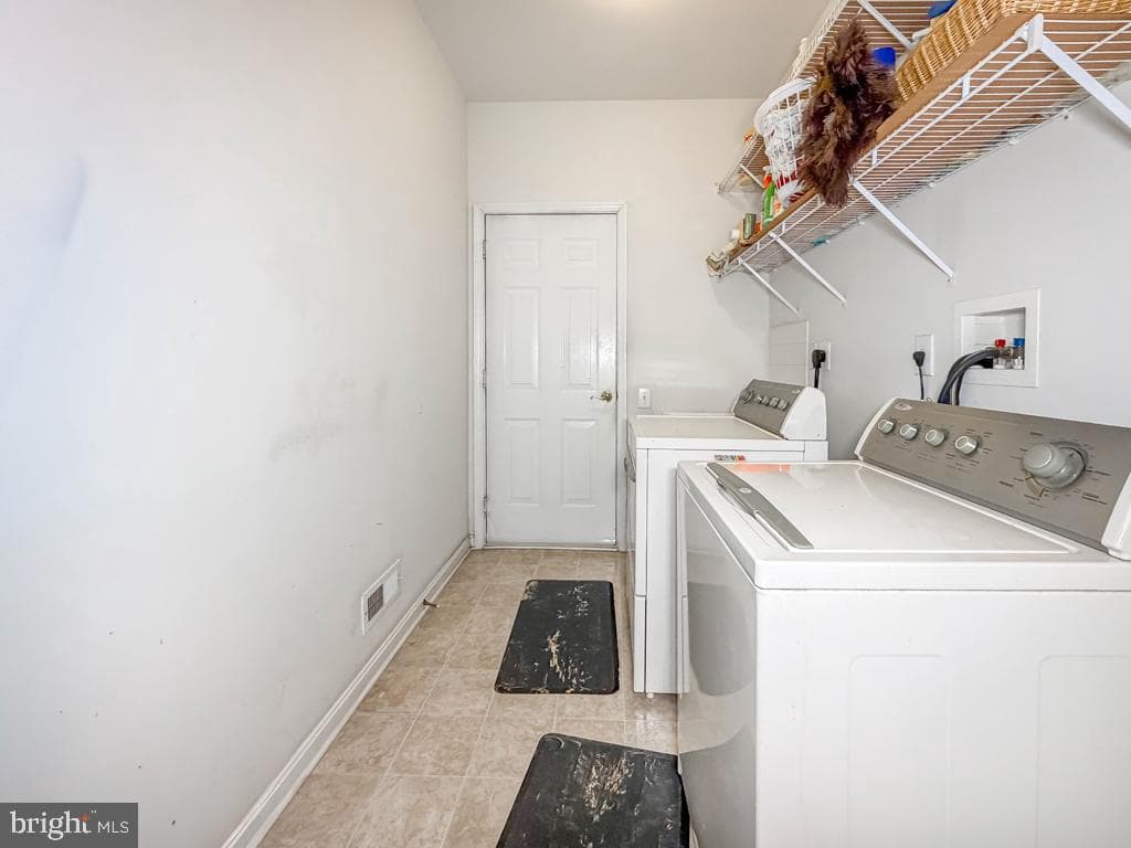 40 Betts Drive photo 33