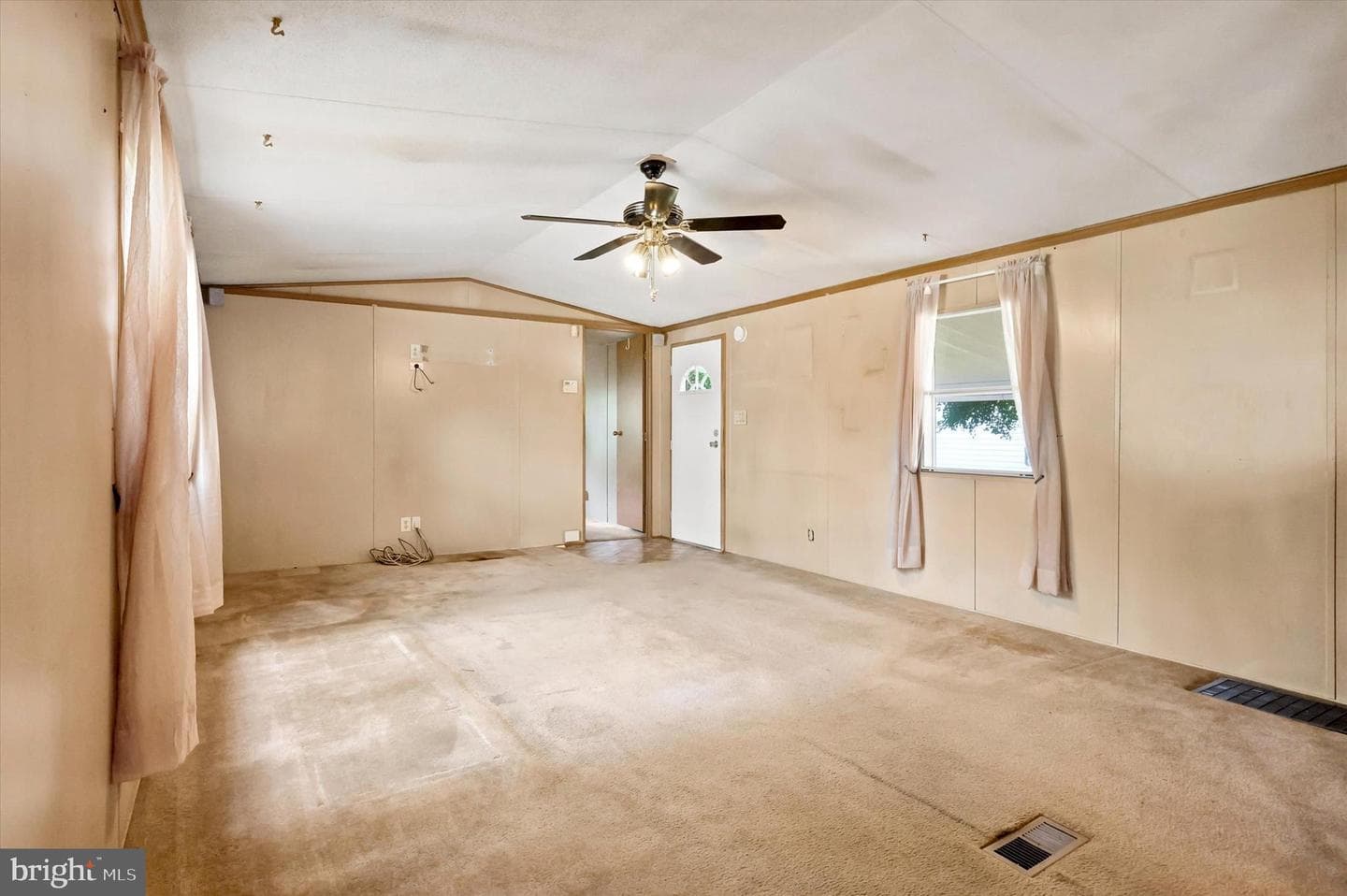 409 Reagan Drive photo 8