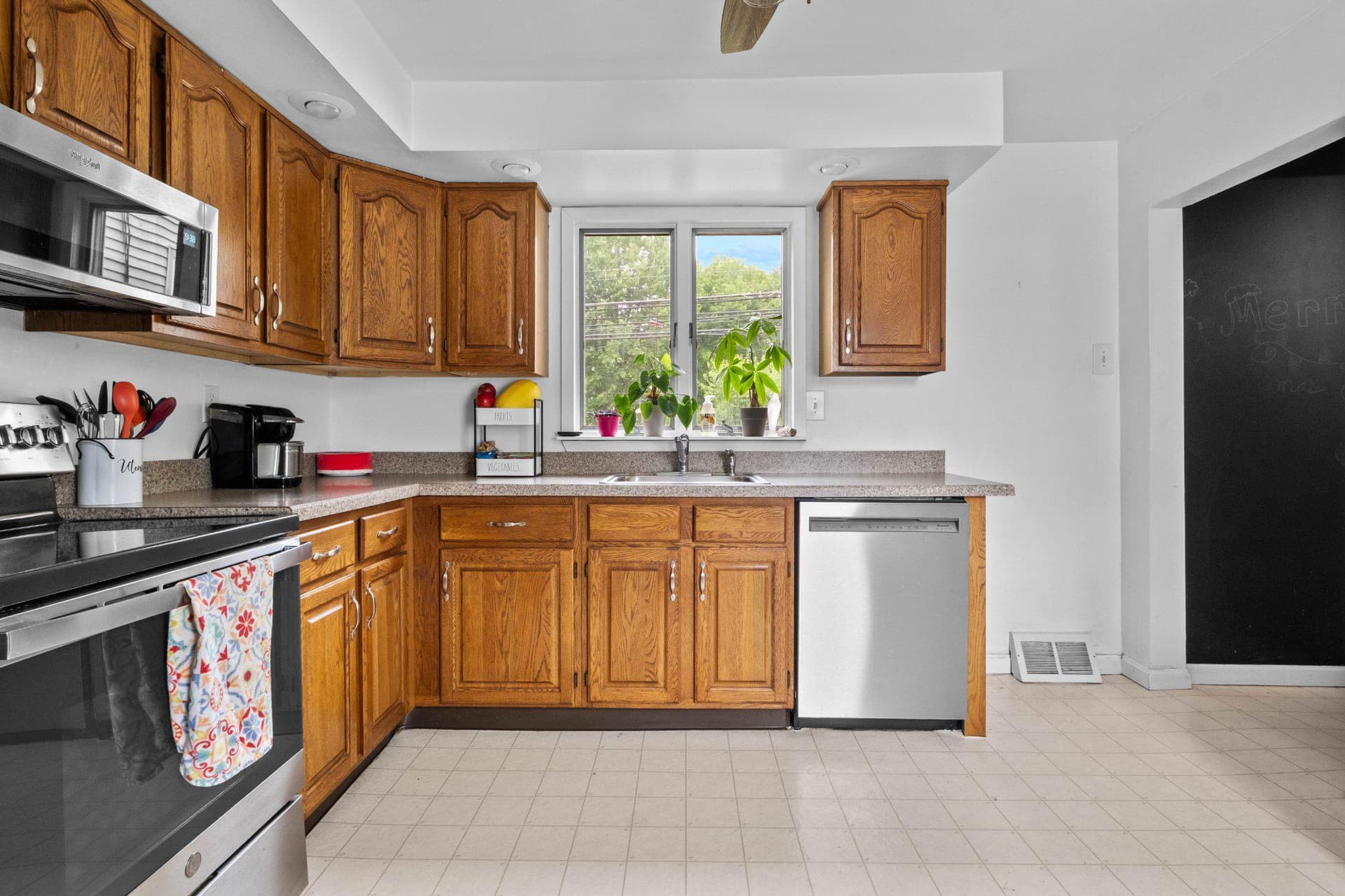 327 Elmwood Avenue photo 12