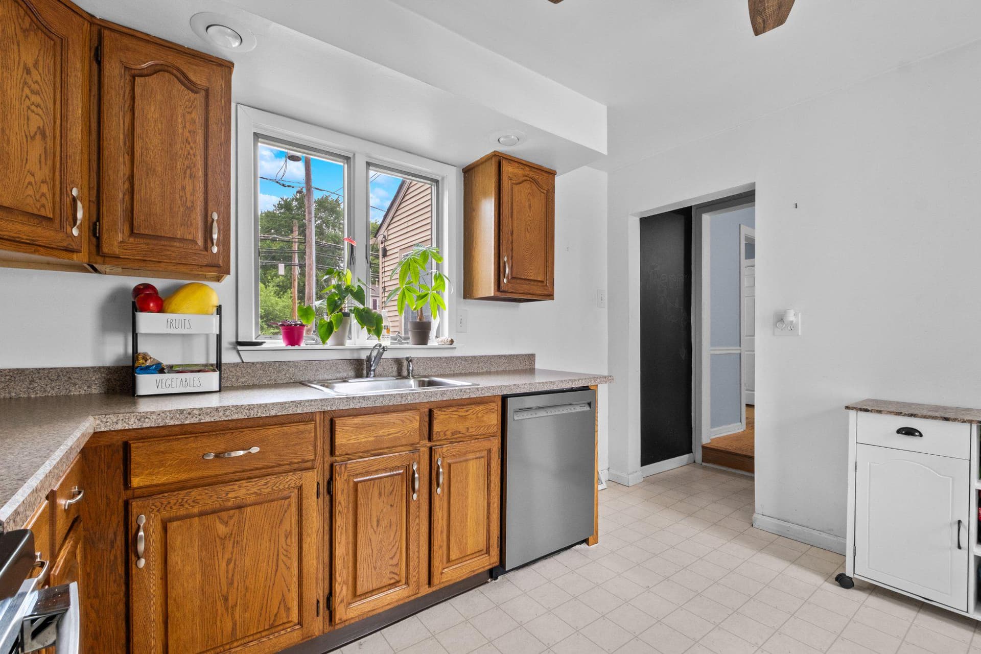 327 Elmwood Avenue photo 13
